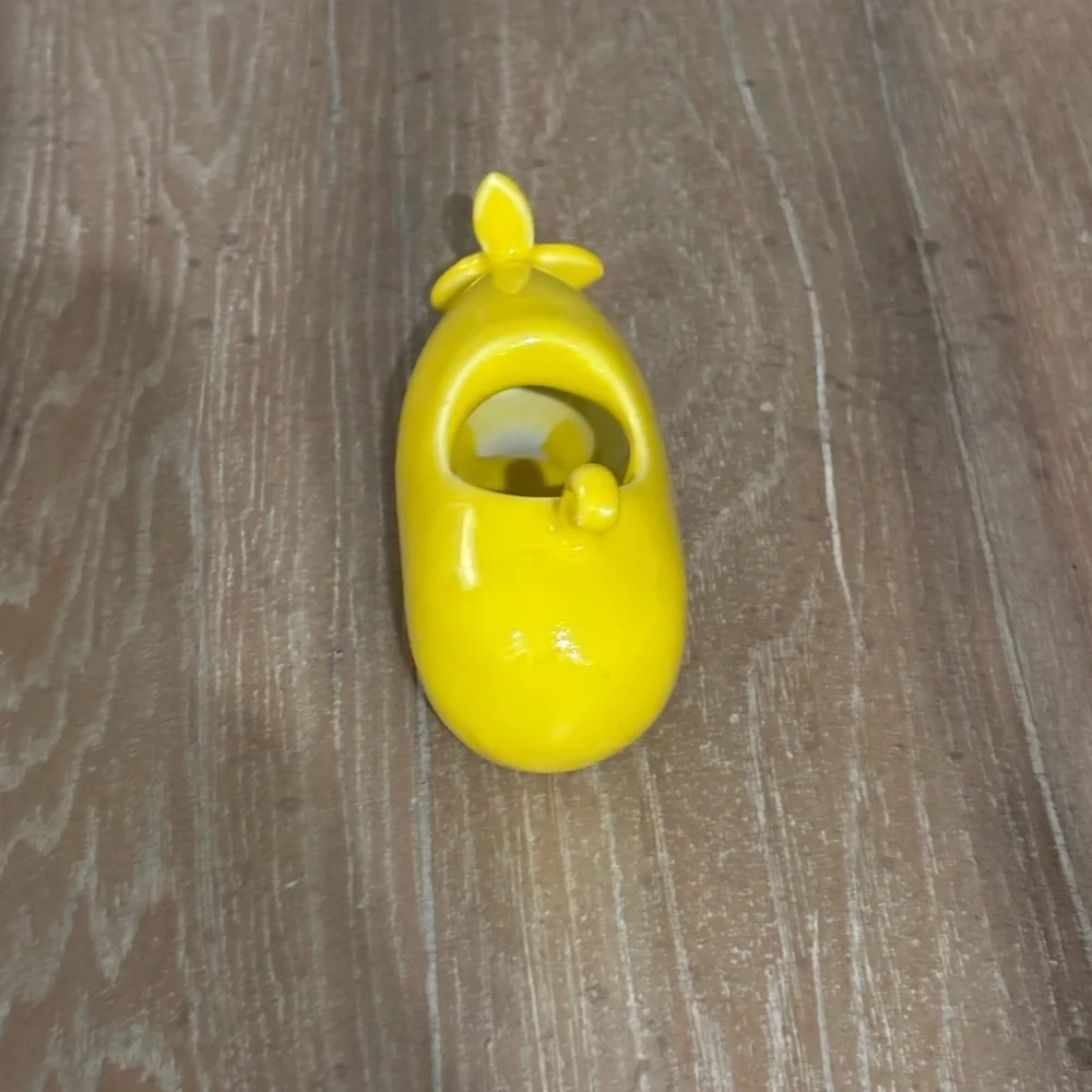 ✨Bitten BV Yellow Submarine Planter✨ - Picture 5 of 7